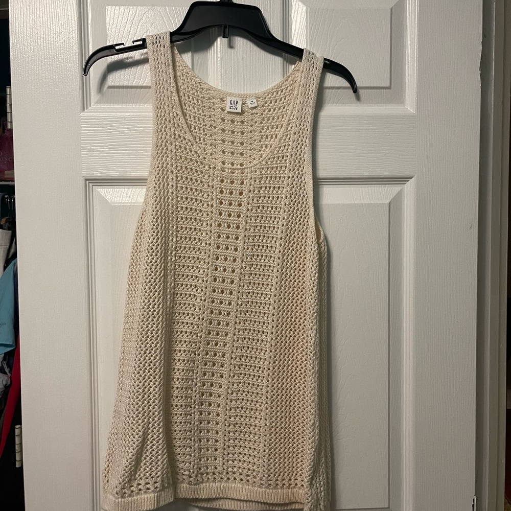 Gap crochet tank